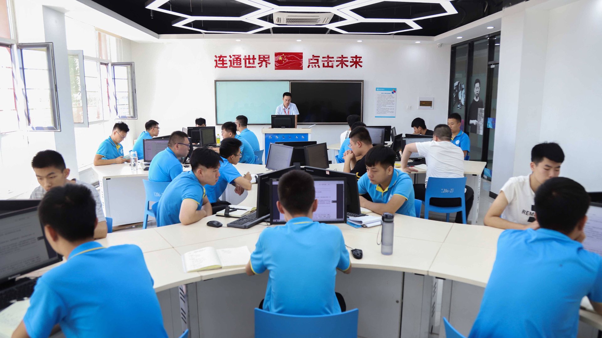 拓普企业邮局